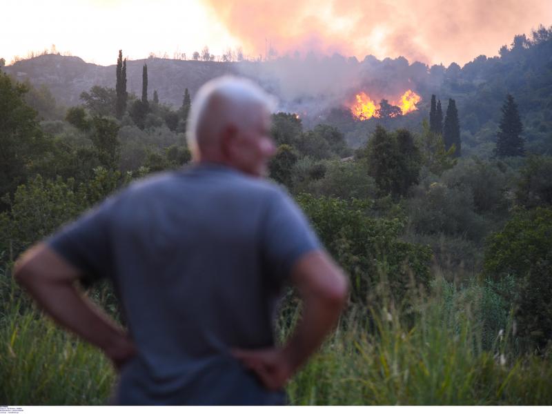 Ηλεία: Εγκλωβισμένοι στο χωριό Κλαδέος - Εκκενώνoνται χωριά