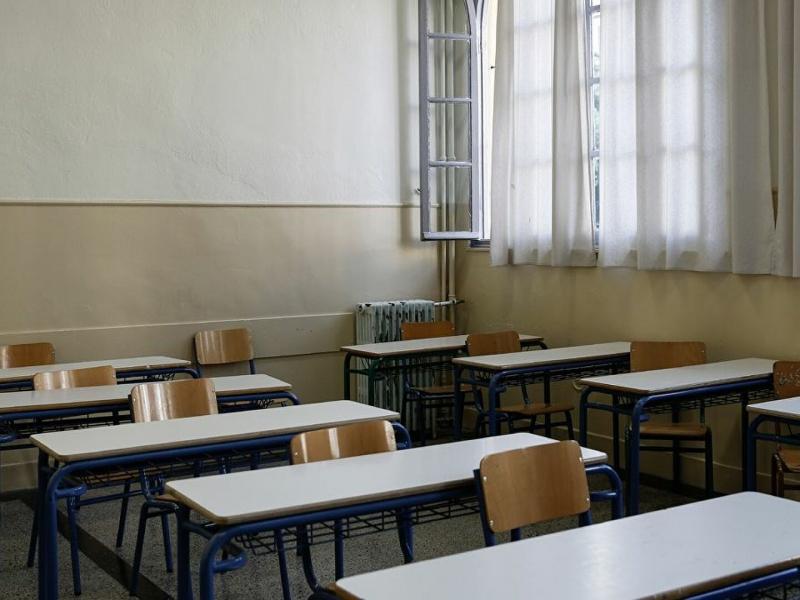 Εκπαιδευτικός Όμιλος–Αντιτετράδια: Κάτω τα χέρια από τον αγωνιστή εκπαιδευτικό Γιώργο Καββαδία!