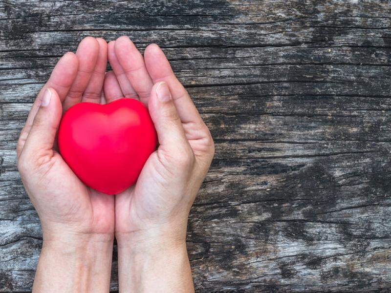Μοναξιά και κοινωνική απομόνωση αυξάνουν ραγδαία τον κίνδυνο για καρδιακή ανεπάρκεια