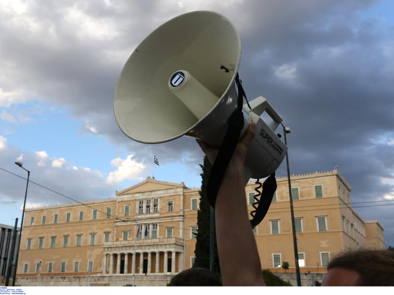 Εκπαιδευτικοί καλούν σε κινητοποίηση στις 22/9 - Απλήρωτοι οι εργαζόμενοι σε φροντιστήριο