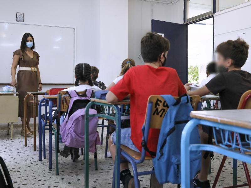 Μαθητές χάνουν τη χρονιά καθώς δεν εμφανίζονται στα σχολεία λόγω γονιών «αρνητών» 