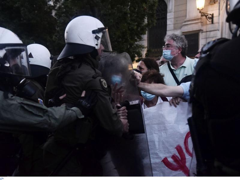 Φοιτητές για χημικά: Φάνηκαν ξανά οι προτεραιότητες της κυβέρνησης