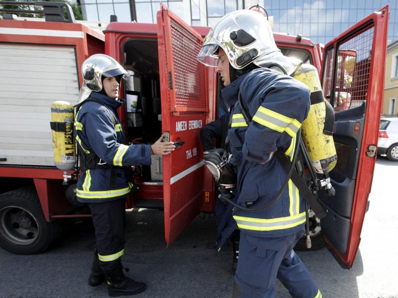 Φωτιά έχει ξεσπάσει σε Χαλάνδρι και Ζωγράφου 