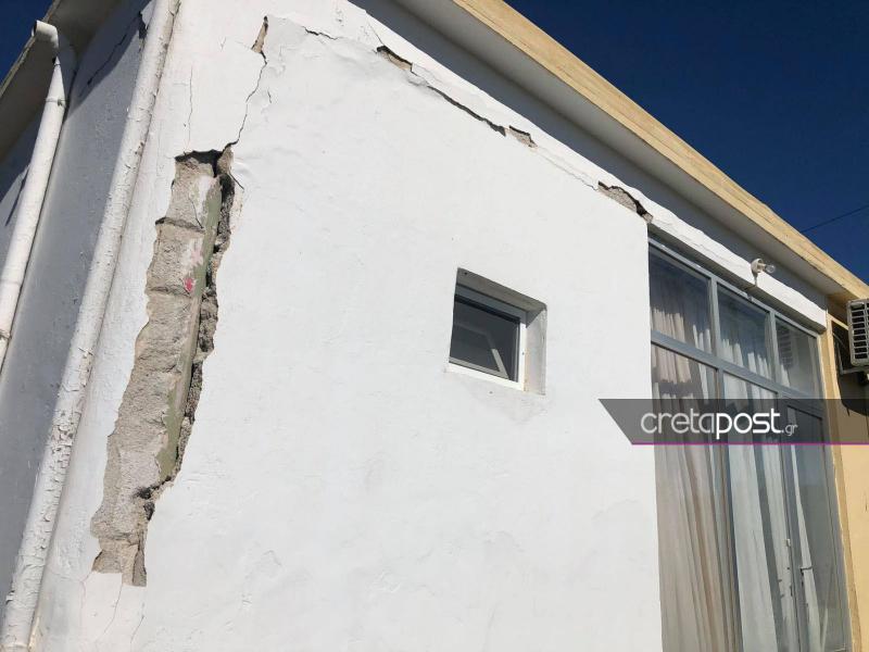 Σεισμός στην Κρήτη: Εικόνες χάους στο Αρκαλοχώρι - Φεύγουν οι κάτοικοι από το χωριό