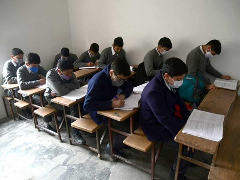 Αφγανιστάν: Κλειστά παραμένουν τα σχολεία για το 70% των μαθητών