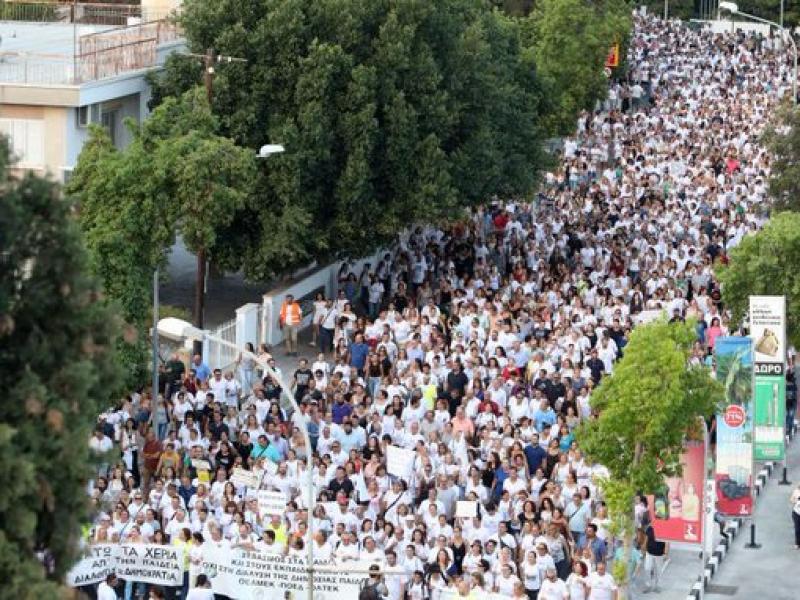 Αξιολόγηση-συγχωνεύσεις: Κλιμάκωση κινητοποιήσεων, νέο συλλαλητήριο την Παρασκευή και Γ.Σ Προέδρων των ΕΛΜΕ