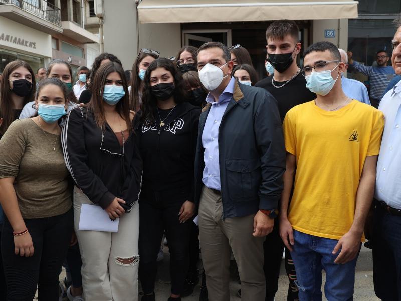 Συνάντηση Τσίπρα με μαθητές μετά τον σεισμό στην Κρήτη