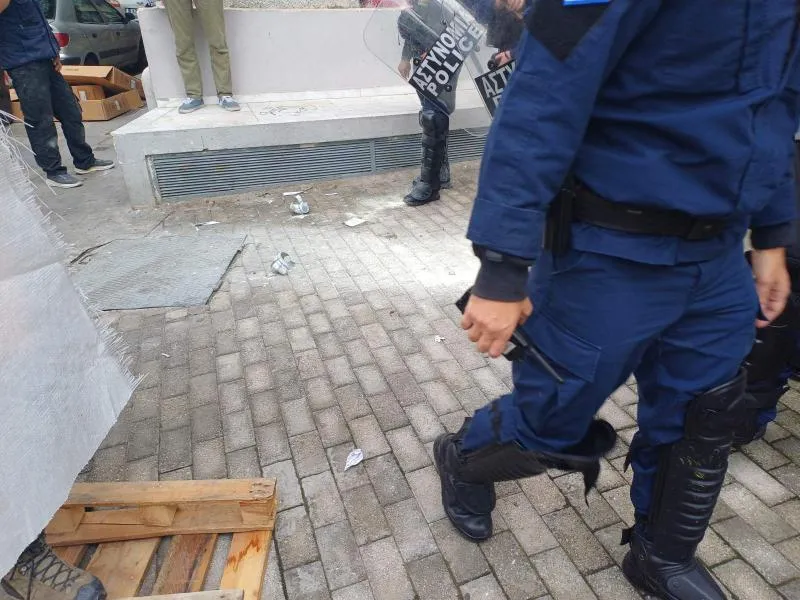 Επίθεση των ΜΑΤ σε γονείς και εκπαιδευτικούς