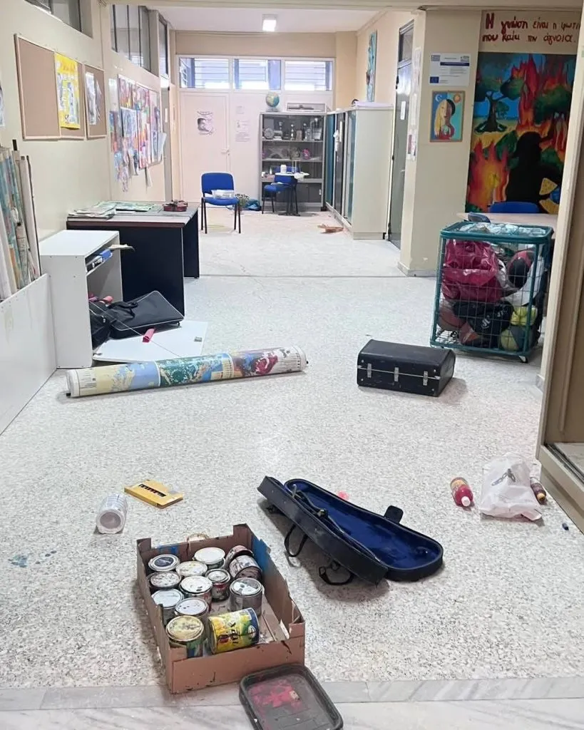Οργανωμένη εισβολή και χάος στο 5ο Γυμνάσιο-Λύκειο Γλυφάδας