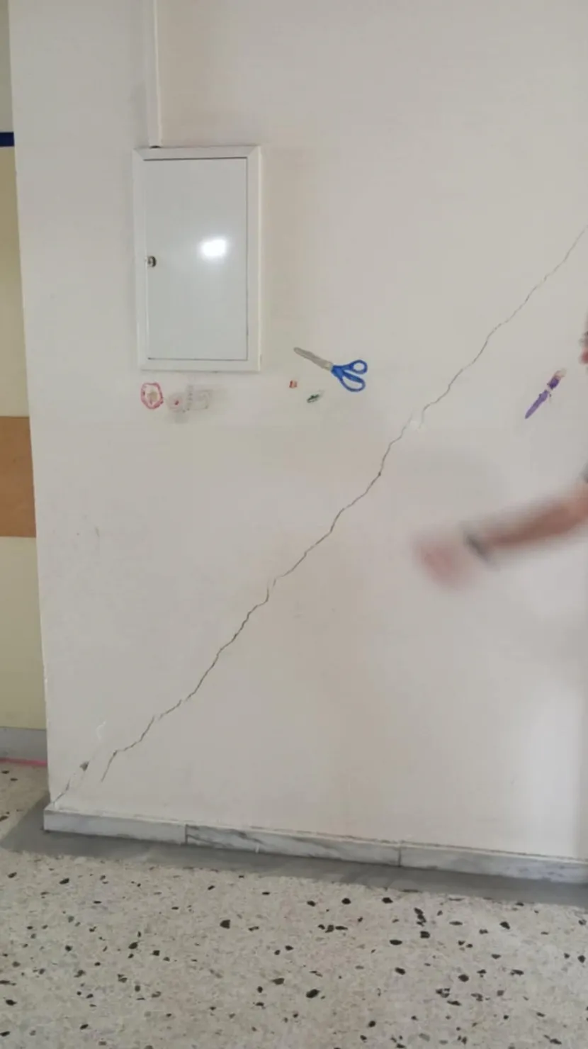 σχολείο Ηράκλειο Αττικής με ρωγμές 