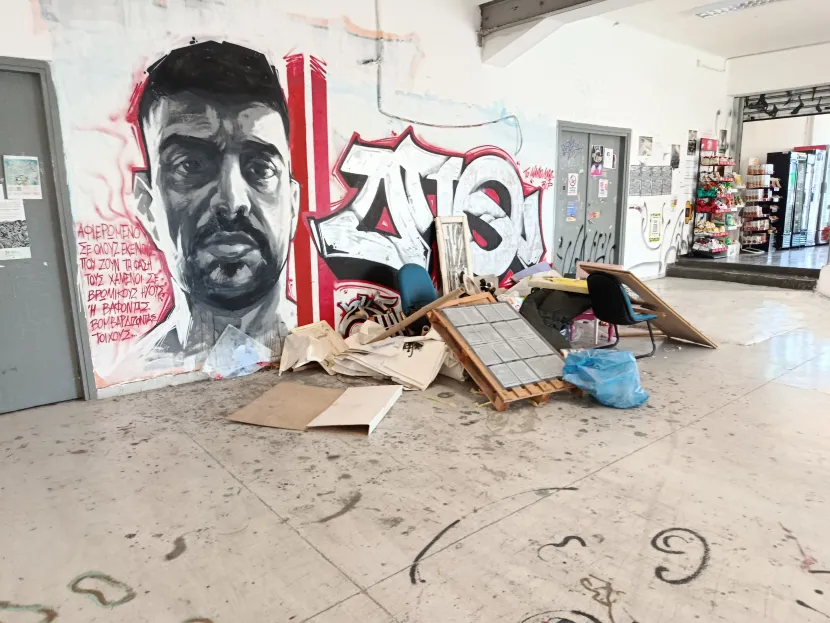 Σκουπίδια στην Καλών Τεχνών