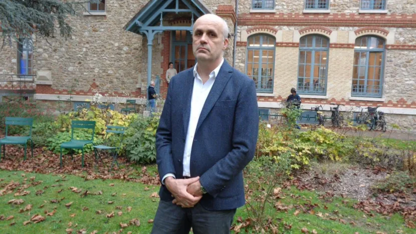 καθηγητής Sciences Po Saint-Germain spies