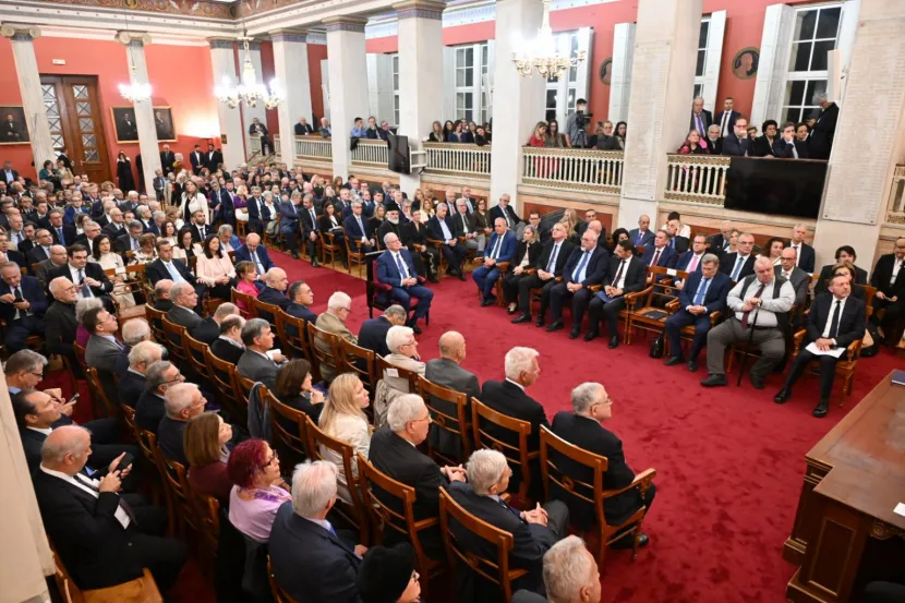 ΕΚΠΑ: Τελετή για τον Γιάννη Στουρνάρα
