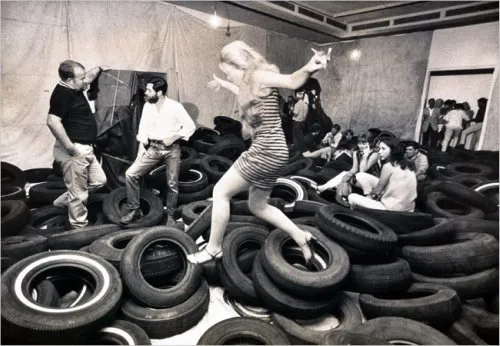 allan kaprow αυλή 1961