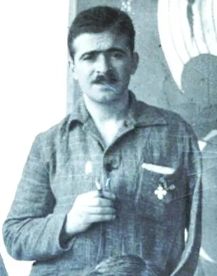 Γιάννης Καρακωσταντής 