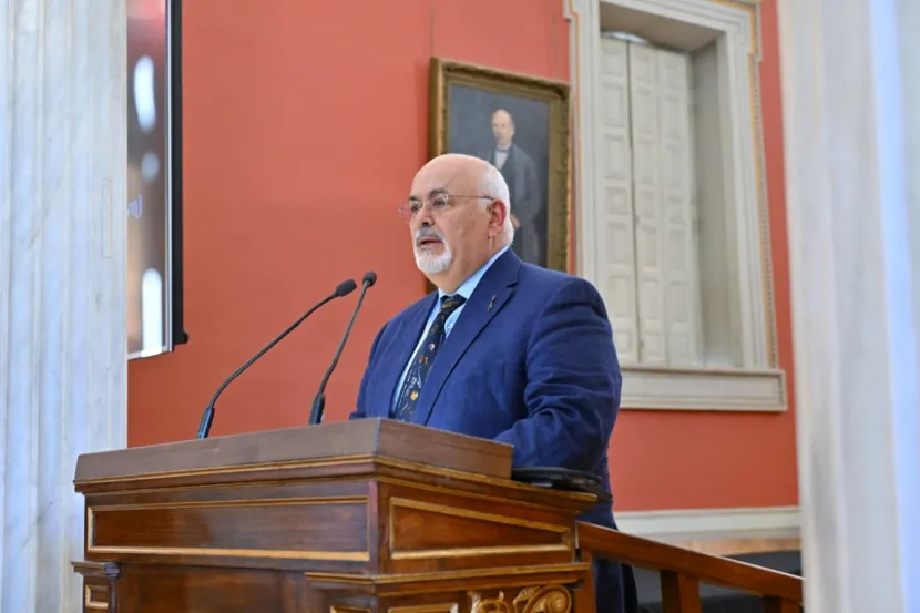 Λάμπρος Λιάβας