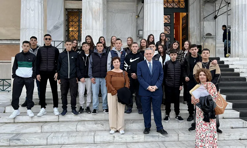 Μ. Χαρακόπουλος σε μαθητές: Η πολιτική μετατρέπεται περισσότερο σε επικοινωνιακή πρακτική