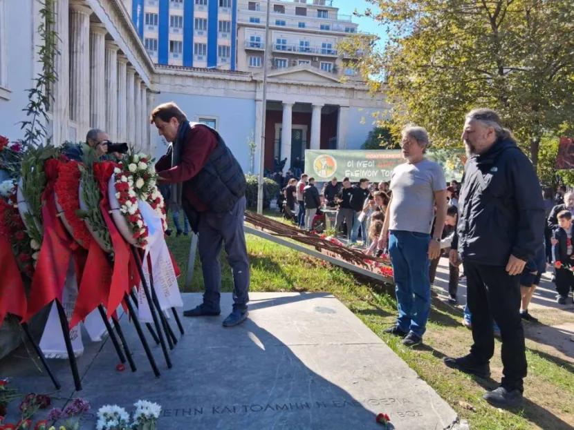 ΟΛΜΕ, κατάθεση στεφάνου στο Πολυτεχνείο