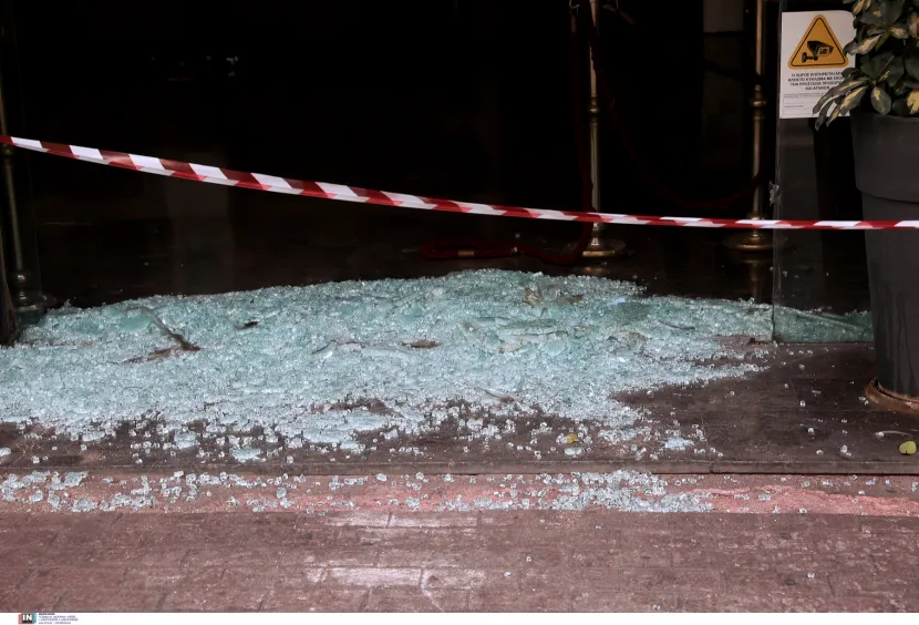 Επίθεση με βαριοπούλες στον ΟΣΕ