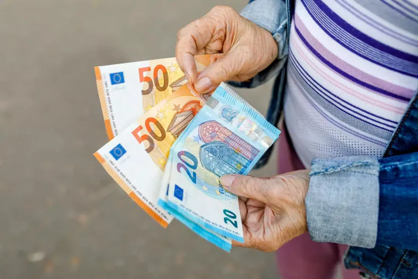 τα χρήματα της σύνταξης κρατάει συνταξιούχος