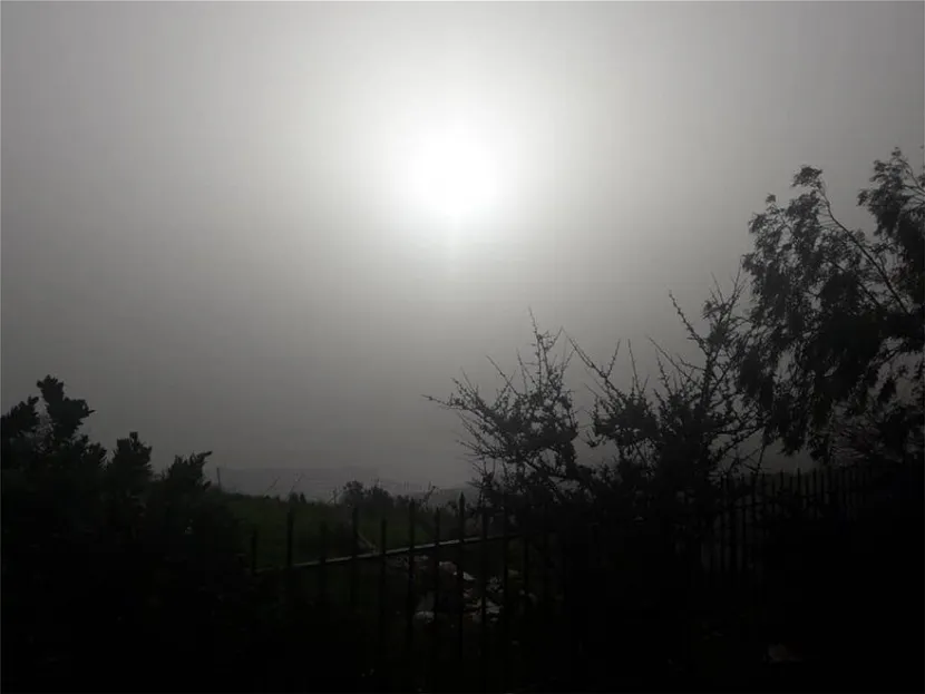 Η σκόνη κάλυψε τον ουρανό