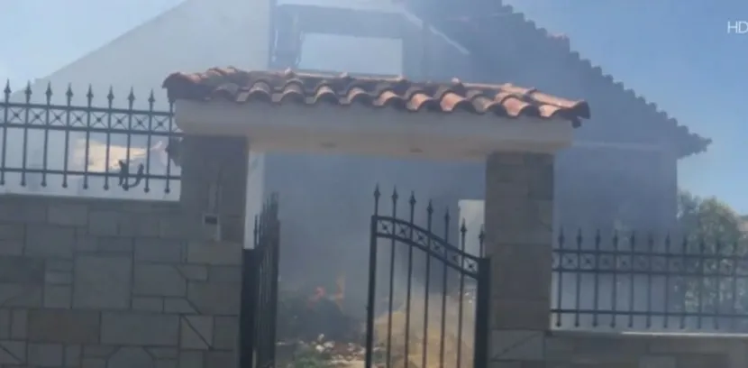 μεγάλη φωτιά στην περιοχή του Αγίου Δημητρίου στο Κορωπί