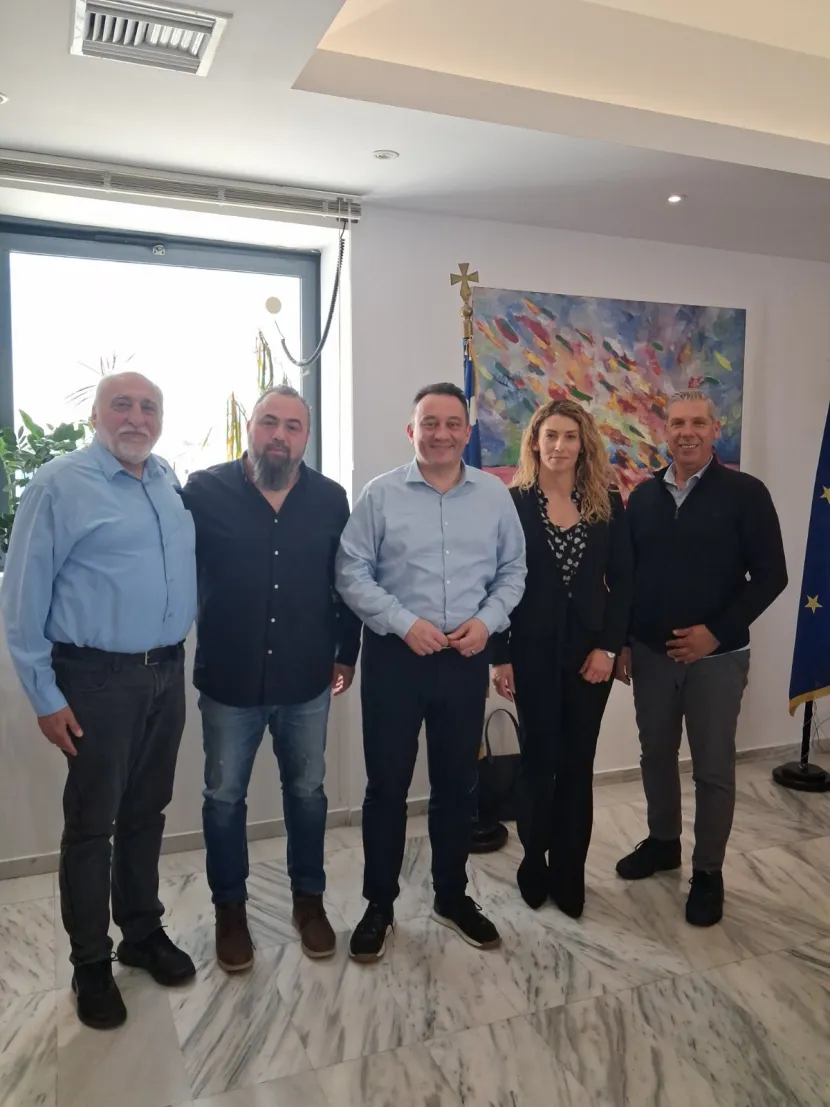 Συνάντηση Κωνσταντίνου Βλάση με φορείς στη Σαντορίνη
