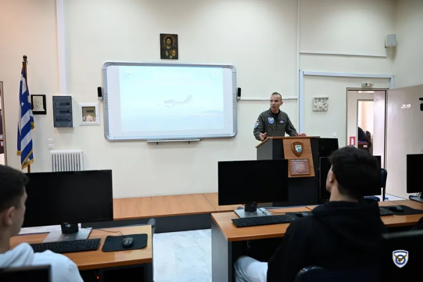 Πτήσεις Μαθητών με Εκπαιδευτικά Αεροσκάφη της ΠΑ