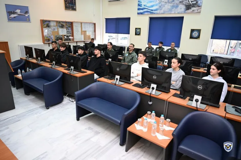 Πτήσεις Μαθητών με Εκπαιδευτικά Αεροσκάφη της ΠΑ