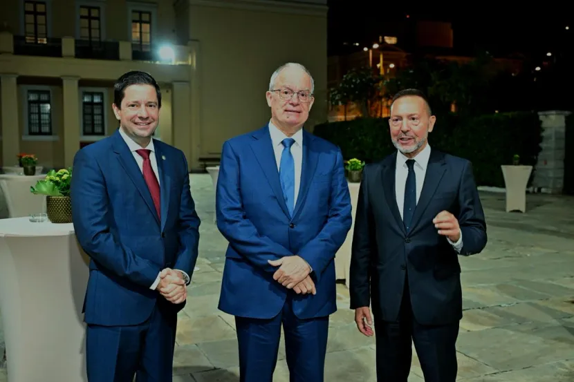 ΕΚΠΑ: Τελετή για τον Γιάννη Στουρνάρα