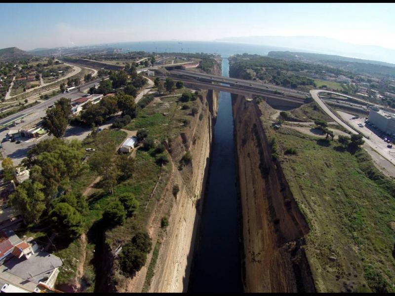 Κόρινθος: Γυναίκα έπεσε από τη γέφυρα του Ισθμού - Ανασύρθηκε νεκρή