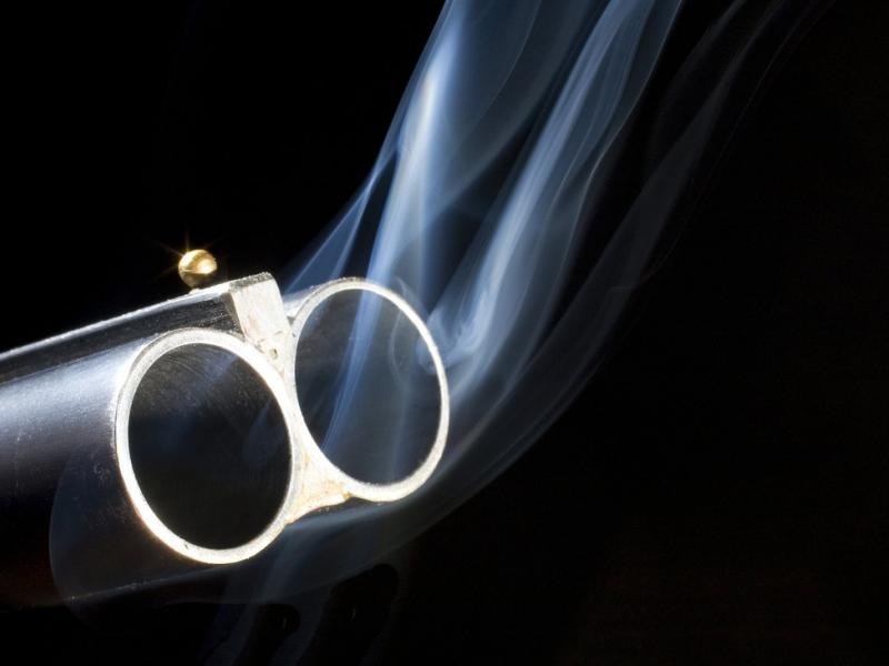 Αιματηρό επεισόδιο με πυροβολισμούς στην Ομόνοια – Ένας τραυματίας, σε εξέλιξη ανθρωποκυνηγητό
