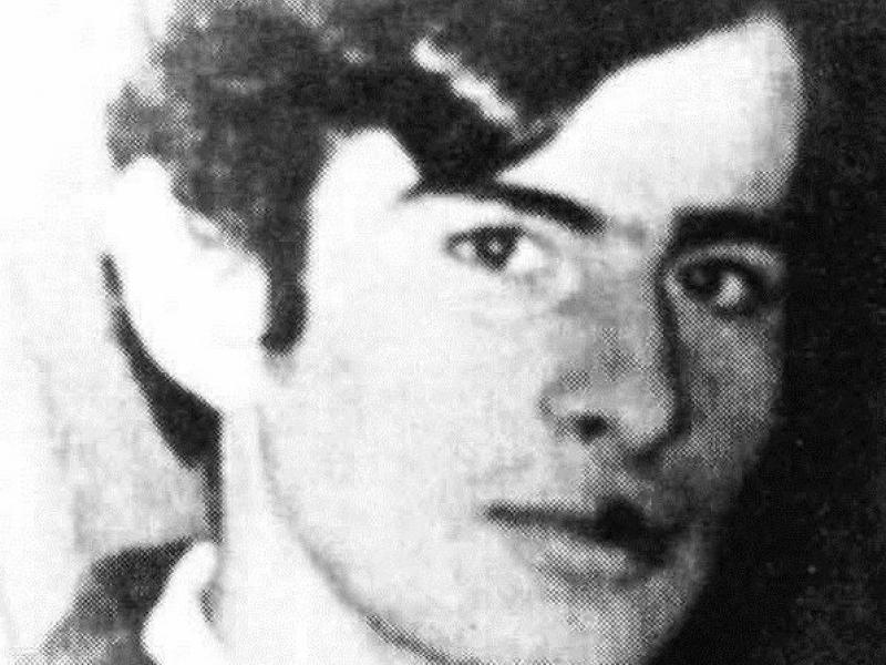 18 Νοεμβρίου 1973, δολοφονείται απο τον Ντερτιλή έξω από το Πολυτεχνείο ο 20χρονος Μιχάλης Μυρογιάννης. Η επιστολή της μητέρας του Μυρογιάννη το 1983 | Alfavita