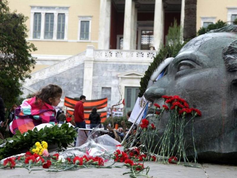 Πολυτεχνείο: Να ανοίξει ο χώρος του μνημείου ζητούν δύο σύλλογοι φοιτητών του ΑΠΘ