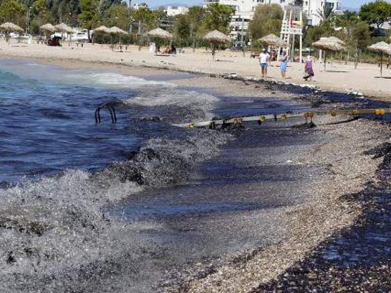 Κανονικά το κολύμπι στις παραλίες της Αττικής που είχαν πληγεί από τη ρύπανση του Αγ. Ζώνη ΙΙ