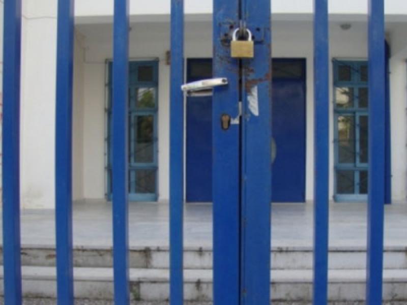 Περιστέρι: Άγριος ξυλοδαρμός 14χρονης από συμμαθήτριές της μέσα στο σχολείο- «Θα σε αποτελειώσουμε»
