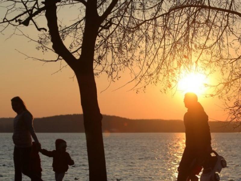 Μείωση γεννήσεων: Τι αποκαλύπτει ο ΟΗΕ στο «γιατί δεν κάνουμε παιδιά» - Η αλήθεια που κρύβουν οι πολιτικές