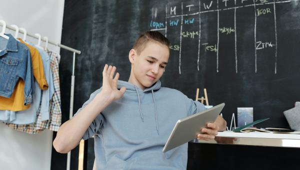 social media mathitis efivos