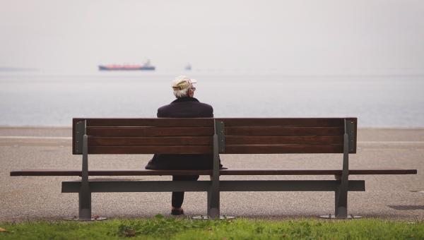 άντρας θάλασσα