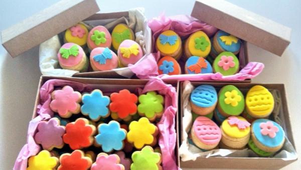 Κουτιά με γλυκά