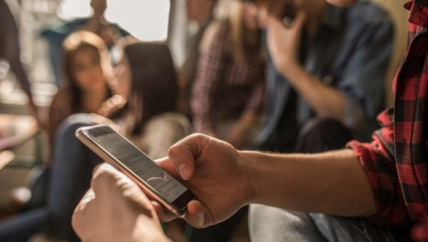 κατήργησε τα smartphones