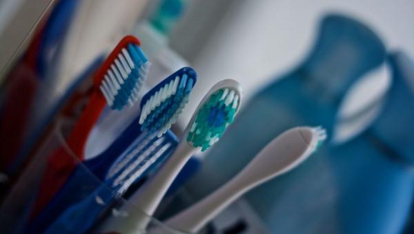 οδοντοβουρτσα