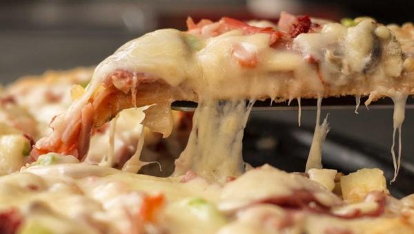 Πίτσα με τυρί