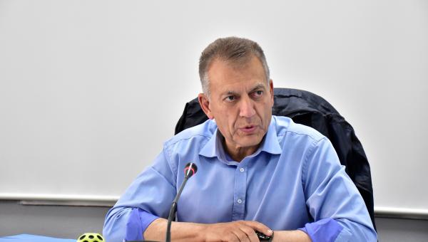 Γιάννης Βρούτσης