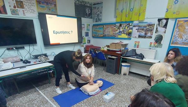 Το Πανεπιστήμιο Πατρών εκπαιδεύει το Δημοτικό Σχολείο Καμινίων και το Νηπιαγωγείο Τσουκαλαιϊκων