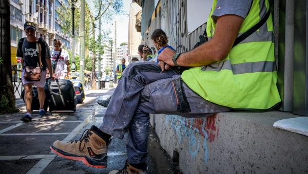 Εργάτης στον καύσωνα