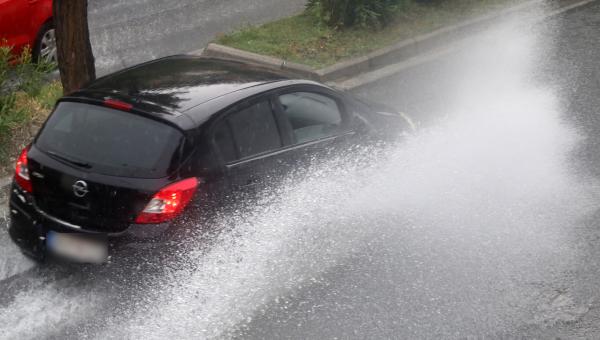 Οδήγηση στη βροχή
