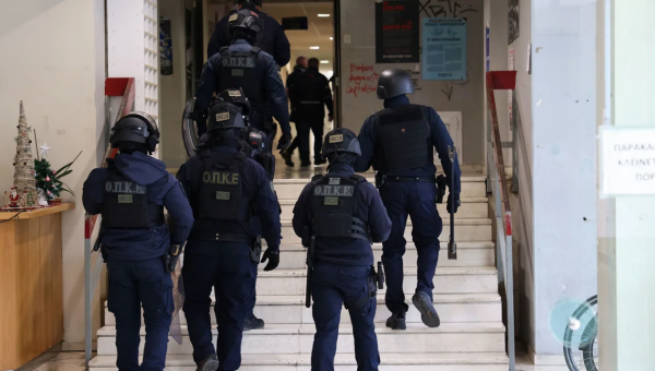 Ζωγράφου: Μεγάλη επιχείρηση της ΕΛΑΣ στις φοιτητικές εστίες του ΕΚΠΑ - Εικόνες