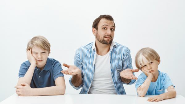 Αλαλούμ με την έκτακτη γονική άδεια: Θα δοθεί τελικά στους γονείς;