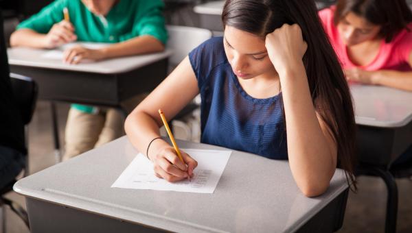 Μαθητές εξετάσεις